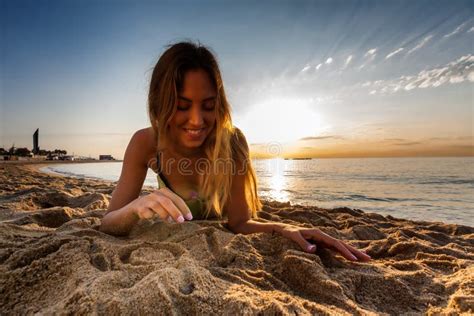 sexy frauen in bikini|sunrise 2 sunset 